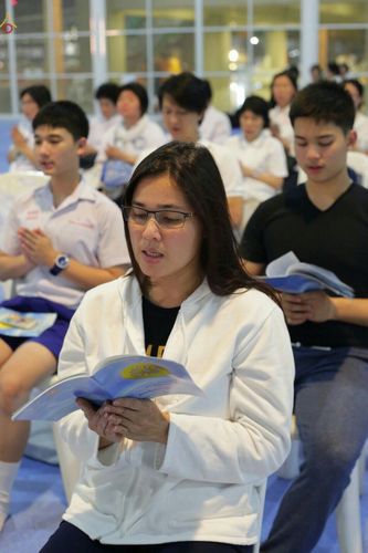 ภาพ No.28122:พิธีปิดแผ่นทองระฆังธรรม เข้าสู่ยุคชาวศิวิไลซ์ และพิธีสวดธัมมจักกัปปวัตนสูตร มุ่งสู่ความสำเร็จ ๑๒,๓๔๕,๖๗๘ จบ