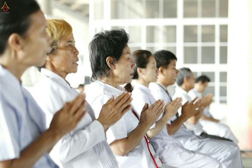 ภาพ No.28131:พิธีปิดแผ่นทองระฆังธรรม เข้าสู่ยุคชาวศิวิไลซ์ และพิธีสวดธัมมจักกัปปวัตนสูตร มุ่งสู่ความสำเร็จ ๑๒,๓๔๕,๖๗๘ จบ