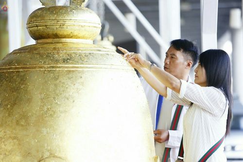 ภาพ No.28136:พิธีปิดแผ่นทองระฆังธรรม เข้าสู่ยุคชาวศิวิไลซ์ และพิธีสวดธัมมจักกัปปวัตนสูตร มุ่งสู่ความสำเร็จ ๑๒,๓๔๕,๖๗๘ จบ