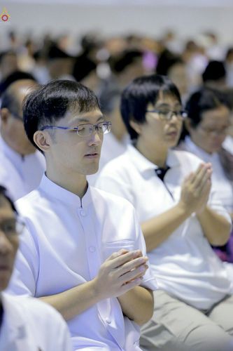 ภาพ No.28146:พิธีปิดแผ่นทองระฆังธรรม เข้าสู่ยุคชาวศิวิไลซ์ และพิธีสวดธัมมจักกัปปวัตนสูตร มุ่งสู่ความสำเร็จ ๑๒,๓๔๕,๖๗๘ จบ