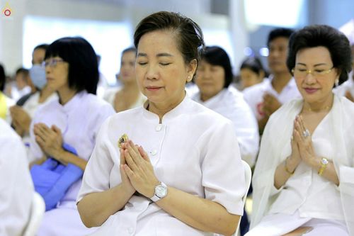 ภาพ No.28150:พิธีปิดแผ่นทองระฆังธรรม เข้าสู่ยุคชาวศิวิไลซ์ และพิธีสวดธัมมจักกัปปวัตนสูตร มุ่งสู่ความสำเร็จ ๑๒,๓๔๕,๖๗๘ จบ