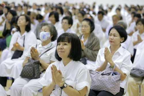 ภาพ No.28155:พิธีปิดแผ่นทองระฆังธรรม เข้าสู่ยุคชาวศิวิไลซ์ และพิธีสวดธัมมจักกัปปวัตนสูตร มุ่งสู่ความสำเร็จ ๑๒,๓๔๕,๖๗๘ จบ