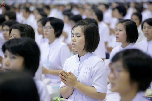 ภาพ No.28159:พิธีปิดแผ่นทองระฆังธรรม เข้าสู่ยุคชาวศิวิไลซ์ และพิธีสวดธัมมจักกัปปวัตนสูตร มุ่งสู่ความสำเร็จ ๑๒,๓๔๕,๖๗๘ จบ