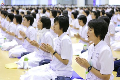 ภาพ No.28162:พิธีปิดแผ่นทองระฆังธรรม เข้าสู่ยุคชาวศิวิไลซ์ และพิธีสวดธัมมจักกัปปวัตนสูตร มุ่งสู่ความสำเร็จ ๑๒,๓๔๕,๖๗๘ จบ