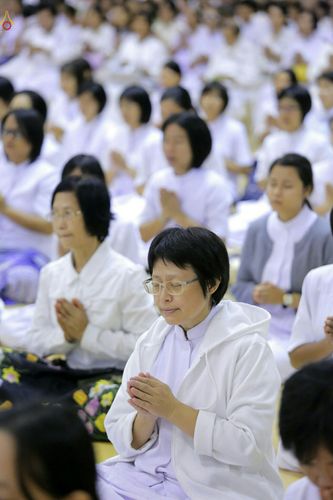 ภาพ No.28165:พิธีปิดแผ่นทองระฆังธรรม เข้าสู่ยุคชาวศิวิไลซ์ และพิธีสวดธัมมจักกัปปวัตนสูตร มุ่งสู่ความสำเร็จ ๑๒,๓๔๕,๖๗๘ จบ