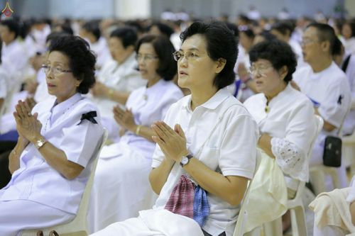 ภาพ No.28164:พิธีปิดแผ่นทองระฆังธรรม เข้าสู่ยุคชาวศิวิไลซ์ และพิธีสวดธัมมจักกัปปวัตนสูตร มุ่งสู่ความสำเร็จ ๑๒,๓๔๕,๖๗๘ จบ