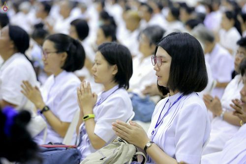 ภาพ No.28169:พิธีปิดแผ่นทองระฆังธรรม เข้าสู่ยุคชาวศิวิไลซ์ และพิธีสวดธัมมจักกัปปวัตนสูตร มุ่งสู่ความสำเร็จ ๑๒,๓๔๕,๖๗๘ จบ