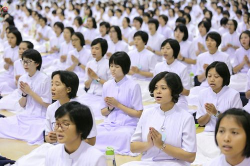 ภาพ No.28173:พิธีปิดแผ่นทองระฆังธรรม เข้าสู่ยุคชาวศิวิไลซ์ และพิธีสวดธัมมจักกัปปวัตนสูตร มุ่งสู่ความสำเร็จ ๑๒,๓๔๕,๖๗๘ จบ