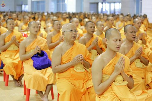 ภาพ No.28175:พิธีปิดแผ่นทองระฆังธรรม เข้าสู่ยุคชาวศิวิไลซ์ และพิธีสวดธัมมจักกัปปวัตนสูตร มุ่งสู่ความสำเร็จ ๑๒,๓๔๕,๖๗๘ จบ