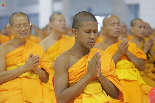 ภาพ No.28177:พิธีปิดแผ่นทองระฆังธรรม เข้าสู่ยุคชาวศิวิไลซ์ และพิธีสวดธัมมจักกัปปวัตนสูตร มุ่งสู่ความสำเร็จ ๑๒,๓๔๕,๖๗๘ จบ