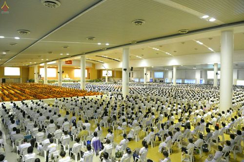 ภาพ No.28182:พิธีปิดแผ่นทองระฆังธรรม เข้าสู่ยุคชาวศิวิไลซ์ และพิธีสวดธัมมจักกัปปวัตนสูตร มุ่งสู่ความสำเร็จ ๑๒,๓๔๕,๖๗๘ จบ