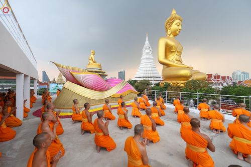 ภาพ No.300071:วันที่ 22 มกราคม พ.ศ.2569 พระธรรมยาตราปฏิบัติธรรม และถ่ายภาพหมู่ประวัติศาสตร์ ณ อาคารธรรมยาตรา กตัญญูบูชามหาปูชนียาจารย์  ตรงข้ามวัดปากน้ำภาษีเจริญ จ.กรุงเทพมหานคร ในโครงการธรรมยาตรา กตัญญูบูชา มหาปูชนียาจารย์ พระมงคลเทพมุนี(สด จนฺทสโร) พระผู้ปราบมาร อนุ