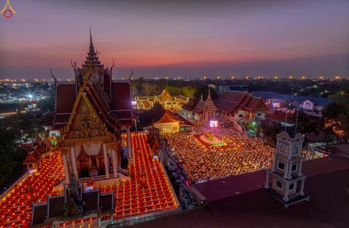 ภาพ No.297155:วันที่ 17 มกราคม พ.ศ. 2569 พิธีจุดประทีปถวายเป็นพุทธบูชา และบูชาธรรมมหาปูชนียาจารย์ (ภาพชุดที่ 2) ณ วัดโบสถ์บน ต.บางคูเวียง จ.นนทบุรี อนุสรณ์สถานลำดับที่ 4 สถานที่เกิดด้วยกายธรรม ในโครงการธรรมยาตรา กตัญญูบูชา มหาปูชนียาจารย์ พระมงคลเทพมุนี(สด จนฺทสโร) พร