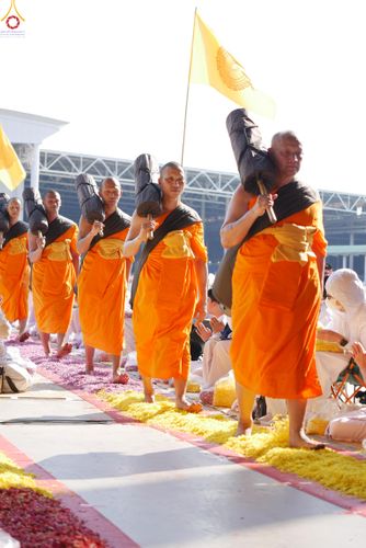 ภาพ No.305953:วันที่ 25 มกราคม พ.ศ. 2569 พิธีต้อนรับพระธรรมยาตรา วัดพระธรรมกาย(ภาพชุดที่ 4) ในโครงการธรรมยาตรา กตัญญูบูชา มหาปูชนียาจารย์ พระมงคลเทพมุนี(สด จนฺทสโร) พระผู้ปราบมาร อนุสรณ์สถาน 7 แห่ง ปีที่ 14