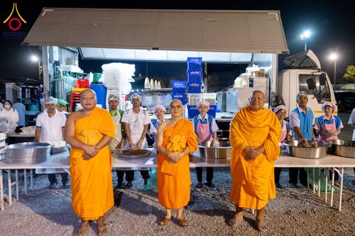 ภาพ No.301676:วันที่ 24 มกราคม พ.ศ. 2569 พิธีถวายภัตตาหารเป็นสังฆทาน แด่พระธรรมยาตรา ณ อนุสรณ์สถานบางปลา วัดบางปลา อำเภอบางเลน จังหวัดนครปฐม ในโครงการธรรมยาตรา กตัญญูบูชา มหาปูชนียาจารย์ พระมงคลเทพมุนี(สด จนฺทสโร) พระผู้ปราบมาร อนุสรณ์สถาน 7 แห่ง ปีที่ 14