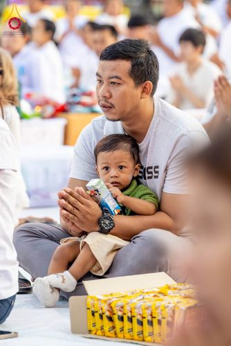 ภาพ No.310368:วันอาทิตย์ที่ 15 กุมภาพันธ์ พ.ศ. 2569 ตักบาตรพระ 1,000 รูป เมืองตรัง ปีที่ 2 ณ ลานพระบรมราชานุสาวรีย์ รัชกาลที่ 5 (หน้าศาลจังหวัดตรัง)อ.เมือง จ.ตรัง