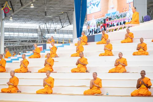 ภาพ No.318328:วันอาทิตย์ต้นเดือนที่ 5 เมษายน พ.ศ.2569 พิธีบูชาข้าวพระ ณ สภาธรรมกายสากล วัดพระธรรมกาย