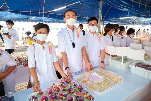 ภาพ No.74010:พิธีถวายภัตตาหารเป็นสังฆทาน แด่คณะพระธรรมยาตราฯ ในโครงการธรรมยาตรากตัญญูบูชา มหาปูชนียาจารย์ พระมงคลเทพมุนี(สด จนฺทสโร) พระผู้ปราบมาร อนุสรณ์สถาน 7 แห่ง ปีที่ 11 วันที่ 24 มกราคม พ.ศ. 2566