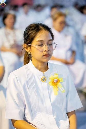 ภาพ No.345912:วันพฤหัสบดีที่ 27 สิงหาคม พ.ศ.2569 พิธีฉลองชัยสวดมนต์บทธัมมจักกัปปวัตตนสูตร 8,657,585,858 จบ ณ มหารัตนวิหารคด วัดพระธรรมกาย
