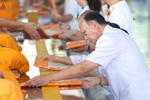 ภาพ No.348212:วันที่ 10 กันยายน พ.ศ.2569 พิธีสวดพระพุทธมนต์ และถวายภัตตาหารเป็นสังฆทาน เนื่องในวันครบ 26 ปี วันคล้ายละสังขาร คุณยายอาจารย์มหารัตนอุบาสิกาจันทร์ ขนนกยูง ณ หอฉันคุณยายอาจารย์ฯ วัดพระธรรมกาย