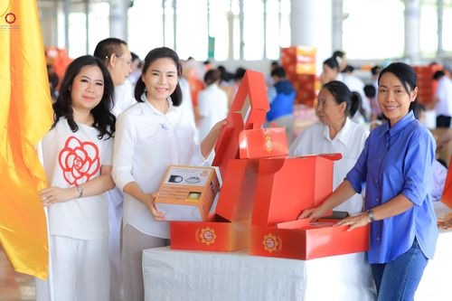 ภาพ No.322130:วันที่ 14 เมษายน พ.ศ.2569 การเตรียมกล่องไทยธรรม วันสุดท้าย เพื่องานถวายมหาสังฆทาน 40,000 กว่าวัดทั่วประเทศ วันคุ้มครองโลก 22 เมษายน พ.ศ.2569 วัดพระธรรมกาย