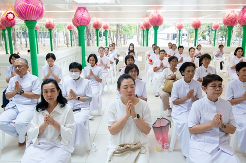 ภาพ No.308996:วันอาทิตย์ที่ 8 กุมภาพันธ์ พ.ศ. 2569  พิธีต้อนรับพระบัญชาสมเด็จพระสังฆราช แต่งตั้ง  “พระครูปลัดรัตนวีรวัฒน์” (รังสฤษดิ์ อิทฺธิจินฺตโก) เจ้าอาวาสวัดพระธรรมกาย ให้ดำรงตำแหน่ง “ที่ปรึกษาเจ้าคณะจังหวัดปทุมธานี”