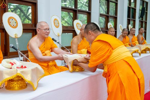 ภาพ No.342983:วันอาทิตย์ที่ 9 สิงหาคม พ.ศ.2569 พิธีมอบพัด ตั้งฐานานุกรม พระราชภาวนาวชิรวิเทศ วิ. ณ ห้องอาคารปลูกศรัทธา 2 วัดพระธรรมกาย