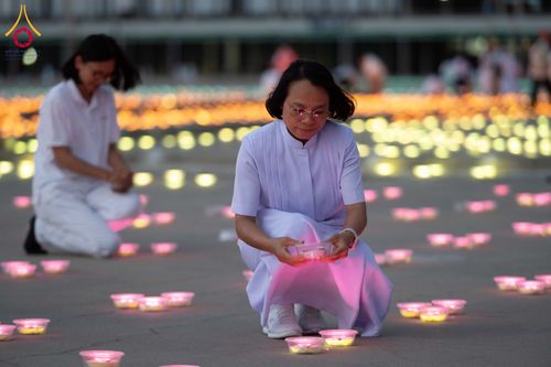 ภาพ No.345777:วันพฤหัสบดีที่ 27 สิงหาคม พ.ศ.2569 พิธีจุดประทีป เนื่องในวันธรรมชัย ณ วัดพระธรรมกาย ปทุมธานี