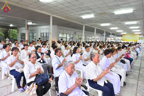 ภาพ No.316217:วันเสาร์ที่ 28 มีนาคม พ.ศ. 2569 พิธีบำเพ็ญกุศล คุณพ่อณรงค์ จินตมากุล  สิริอายุ 99 ปี 11 เดือน โยมบิดา พระครูปลัดรัตนวีรวัฒน์ (รังสฤษดิ์ อิทฺธิจินตโก) ที่ปรึกษาเจ้าคณะจังหวัดปทุมธานี เจ้าอาวาสวัดพระธรรมกาย  ณ ห้องปลูกศรัทธา 2 วัดพระธรรมกาย ปทุมธานี