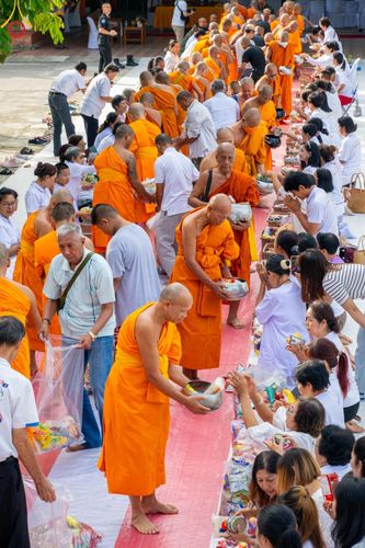 ภาพ No.137656:พิธีตักบาตร พิธีถวายสังฆทานแด่คณะสงฆ์ 323 วัด พิธีทำบุญอุทิศส่วนกุศลแด่ผู้วายชนม์ ในเหตุการณ์ความไม่สงบ 4 จังหวัดชายแดนภาคใต้ ปีที่ 20 ครั้งที่ 169 และพิธีมอบกองทุนหนุนแรงใจช่วยครูใต้ ปีที่ 17 ครั้งที่ 134 วันที่ 25 พฤษภาคม พ.ศ.2567 อ.ตากใบ จ.นราธิวาส