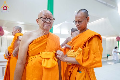 ภาพ No.321383:วันเสาร์ที่ 11 เมษายน พ.ศ.2569 พิธีขอบรรพชา พิธีขอสรณคมณ์และศีล, พิธีถวายบาตร พิธีอุปสมบท โครงการอุปสมบทหมู่ บูชาธรรมหลวงพ่อธัมมชโย พ.ศ.2569 โครงการอุปสมบทหมู่ธรรมทายาท ระดับอุดมศึกษา รุ่น 53 (ภาคฤดูร้อน) ณ วัดพระธรรมกาย ปทุมธานี