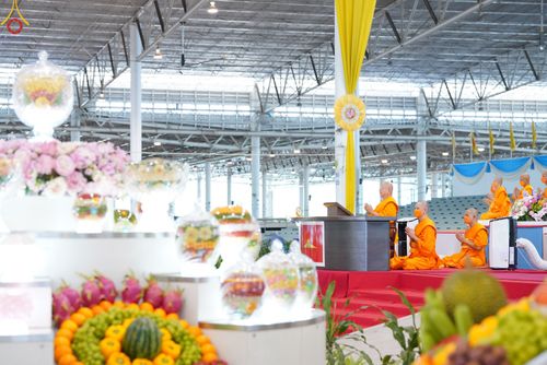 ภาพ No.81530:พิธีตักบาตร ข้าวสารอาหารแห้ง และพิธีบูชาข้าวพระ ณ สภาธรรมกายสากล วัดพระธรรมกาย วันเสาร์ที่ 3 มิถุนายน 2566