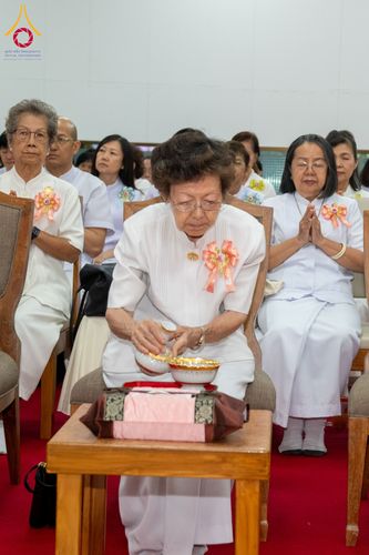 ภาพ No.314928:วันอาทิตย์ที่ 22 มีนาคม พ.ศ. 2569 พิธีบำเพ็ญกุศล คุณพ่อณรงค์ จินตมากุล  สิริอายุ 99 ปี 11 เดือน โยมบิดา พระครูปลัดรัตนวีรวัฒน์ (รังสฤษดิ์ อิทฺธิจินตโก) ที่ปรึกษาเจ้าคณะจังหวัดปทุมธานี เจ้าอาวาสวัดพระธรรมกาย  ณ ห้องปลูกศรัทธา 2 วัดพระธรรมกาย ปทุมธานี