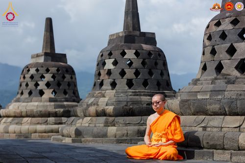 ภาพ No.280127:วันที่ 31 ธันวาคม พ.ศ. 2568 เดินธรรมยาตราที่บรมพุทธโธ อินโดนีเซีย