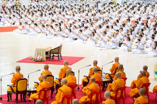 ภาพ No.328088:วันอาทิตย์ต้นเดือนที่ 3 พฤษภาคม พ.ศ.2569 พิธีบูชาข้าวพระ ณ วัดพระธรรมกาย
