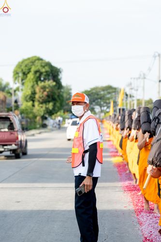 ภาพ No.296299:ภาพเบื้องหลังอาสาสมัครรวมใจ ชุดที่ 2 ในโครงการธรรมยาตรา กตัญญูบูชา มหาปูชนียาจารย์ พระมงคลเทพมุนี(สด จนฺทสโร) พระผู้ปราบมาร อนุสรณ์สถาน 7 แห่ง ปีที่ 14