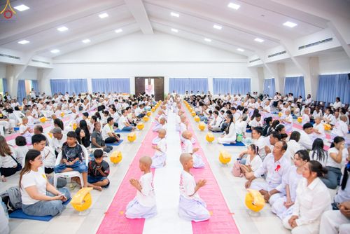 ภาพ No.320151:วันเสาร์ที่ 4 เมษายน 2569 พิธีตัดปอยผม ขอขมาผู้ปกครอง  มอบบาตร-ผ้าไตร และพิธีบรรพชาสามเณร 87 รูป  ณ ศูนย์ปฏิบัติธรรมระยอง(บ้านช่องลม)  ต.บางบุตร อ.บ้านค่าย จ.ระยอง