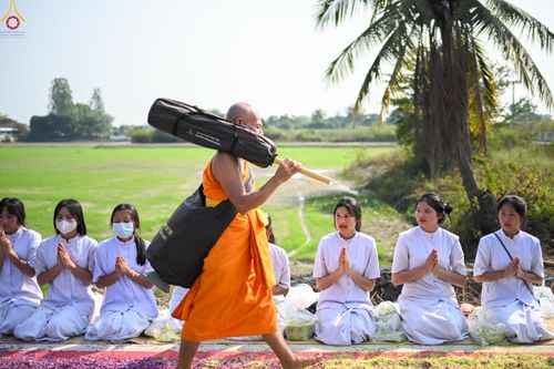 ภาพ No.299481:วันที่ 18 มกราคม พ.ศ. 2569 พิธีต้อนรับพระธรรมยาตรา ณ อนุสรณ์สถานลำดับที่ 5 สถานที่เผยแผ่วิชชาธรรมกายครั้งแรก อนุสรณ์สถานบางปลา วัดบางปลา อำเภอบางเลน จังหวัดนครปฐม ในโครงการธรรมยาตรา กตัญญูบูชา มหาปูชนียาจารย์ พระมงคลเทพมุนี(สด จนฺทสโร) พระผู้ปราบมาร อนุส