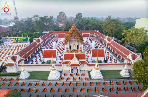 ภาพ No.297333:วันที่ 15 มกราคม พ.ศ.2569 พระธรรมยาตราปฏิบัติธรรมและถ่ายภาพหมู่ประวัติศาสตร์ อนุสรณ์สถานลำดับที่ 4 สถานที่เกิดด้วยกายธรรม  ณ วัดโบสถ์บน ต.บางคูเวียง จ.นนทบุรี ในโครงการธรรมยาตรา กตัญญูบูชา มหาปูชนียาจารย์ พระมงคลเทพมุนี(สด จนฺทสโร) พระผู้ปราบมาร อนุสรณ์ส