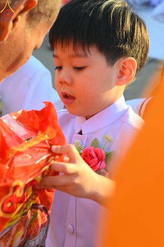 ภาพ No.187913:พิธีตักบาตรฉลองพระใหม่ ต้อนรับพุทธศักราช 2568 ณ ลานธรรมพระมหาธรรมกายเจดีย์ วัดพระธรรมกาย จ.ปทุมธานี วันที่ 1 มกราคม พ.ศ. 2568