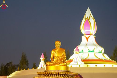 ภาพ No.108039:พิธีต้อนรับพระธรรมยาตรา ในโครงการธรรมยาตรากตัญญูบูชา มหาปูชนียาจารย์ พระมงคลเทพมุนี(สด จนฺทสโร) พระผู้ปราบมาร อนุสรณ์สถาน 7 แห่ง ปีที่ 12 วันที่ 7 มกราคม พ.ศ. 2567 ณ อนุสรณ์สถานคลองบางนางแท่น  อ.สามพราน จ.นครปฐม