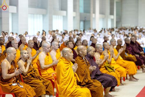 ภาพ No.207411:พิธีตักบาตร และปฏิบัติธรรมช่วงสาย ในวันมาฆบูชา วันพุธที่ 12 กุมภาพันธ์ พ.ศ. 2568 ณ วัดพระธรรมกาย จังหวัดปทุมธานี