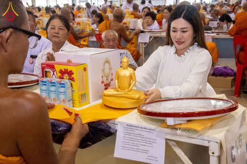 ภาพ No.60122:พิธีเจริญพระพุทธมนต์ "ฉลองอายุวัฒนมงคล 80 ปี หลวงพ่อธัมมชโย" พิธีถวายไทยธรรม คณะสงฆ์ 10,000 กว่าวัดทั่วประเทศ ในวันคุ้มครองโลก วันจันทร์ที่ 22 เมษายน พ.ศ. 2567 ณ สภาธรรมกายสากล วัดพระธรรมกาย จ.ปทุมธานี