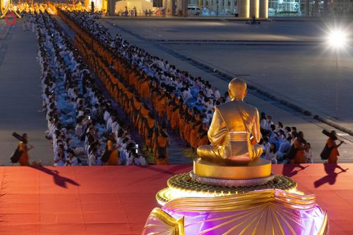 ภาพ No.120491:พิธีต้อนรับพระธรรมยาตรา ในโครงการธรรมยาตรา กตัญญูบูชา มหาปูชนียาจารย์ พระมงคลเทพมุนี(สด จนฺทสโร) พระผู้ปราบมาร อนุสรณ์สถาน 7 แห่ง ปีที่ 12 วันที่ 28 มกราคม พ.ศ. 2567 ณ วัดพระธรรมกาย จ.ปทุมธานี (ชุดที่ 2)