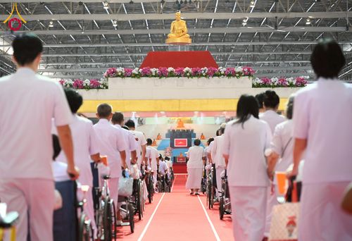 ภาพ No.215567:วันอาทิตย์ต้นเดือนที่ 6 เมษายน พ.ศ. 2568 ขบวนอัญเชิญผ้าป่าสมทบ มหาสังฆทาน 40,000 กว่าวัดทั่วประเทศ ณ สภาธรรมกายสากล วัดพระธรรมกาย