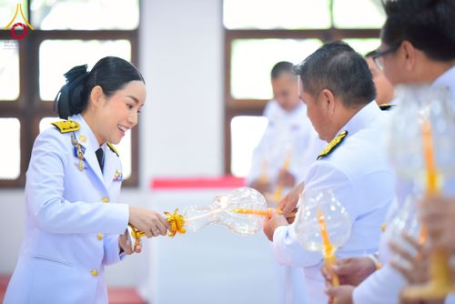 ภาพ No.227261:วันอังคารที่ 3 มิถุนายน พ.ศ. 2568 นายอำเภอคลองหลวง นำพสกนิกรรวมใจภักดิ์ สมเด็จพระนางเจ้าฯ พระบรมราชินี เนื่องในโอกาสวันเฉลิมพระชนมพรรษา ณ อาคารปลูกศรัทธา 2 วัดพระธรรมกาย อ.คลองหลวง จ.ปทุมธานี