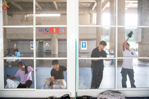 ภาพ No.60700:V.38 ทุ่มพลังเพื่อพ่อครบ 80 ปี ภาพการเตรียมงานของหน่วยงานต่างๆ เพื่อพิธีฉลองอายุวัฒนมงคล 80 ปี หลวงพ่อธัมมชโย และรับถวายมหาสังฆทาน 10,000 กว่าวัดทั่วประเทศ ในวันคุ้มครองโลก วันจันทร์ที่ 22 เมษายน พ.ศ. 2567