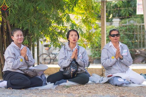 ภาพ No.198900:V.50 สารพัดV สารพัดดี ที่ธรรมยาตรา ในโครงการธรรมยาตรา กตัญญูบูชา มหาปูชนียาจารย์ พระมงคลเทพมุนี(สด จนฺทสโร) พระผู้ปราบมาร อนุสรณ์สถาน 7 แห่ง ปีที่ 13 ระหว่างวันที่ 2-31 มกราคม พ.ศ. 2568