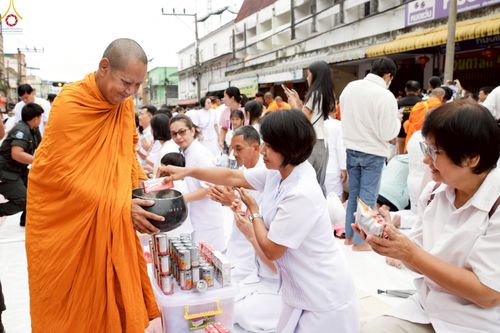 ภาพ No.245427:วันอาทิตย์ที่ 14 กันยายน พ.ศ. 2568 ตักบาตรพระ 555 รูป มหากุศล  น้อมถวายเป็นพุทธบูชา ณ หอนาฬิกาเบตง อ.เบตง จ.ยะลา