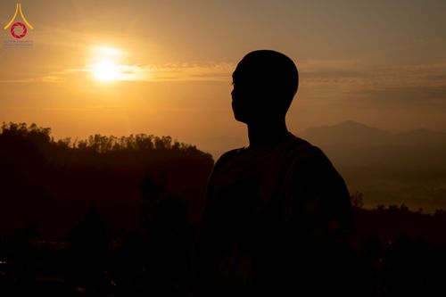 ภาพ No.226428:วันที่ 7-10 พฤษภาคม พ.ศ. 2568 โครงการเดินธรรมยาตรา สยาม-ลังกา ธรรมยาตรา ฉลองเทศกาลวิสาขบูชาแห่งชาติ ศรีลังกา บูชาธรรม 81 ปี หลวงพ่อธัมมชโย เมืองนูวราอิลิยา ประเทศศรีลังกา